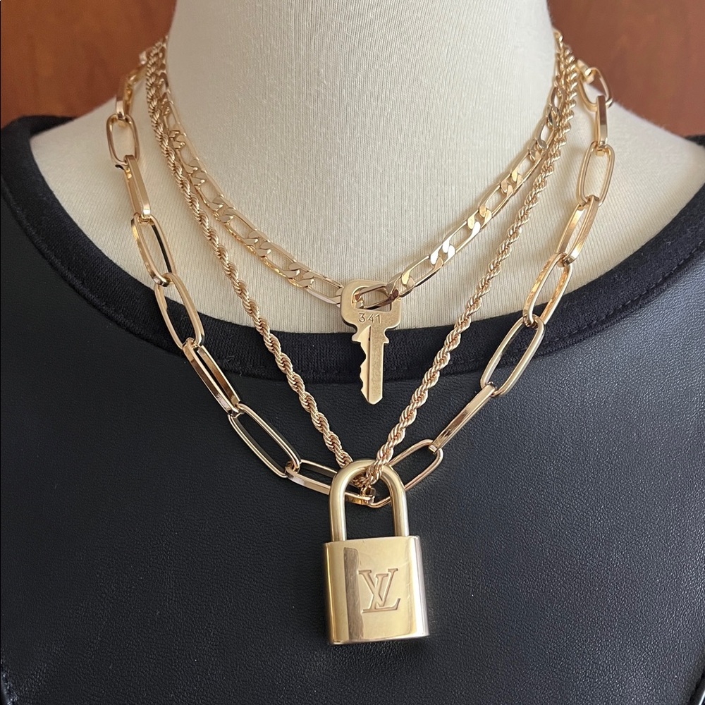 Louis Vuitton Lock #341 (comes with 1 key and necklace)